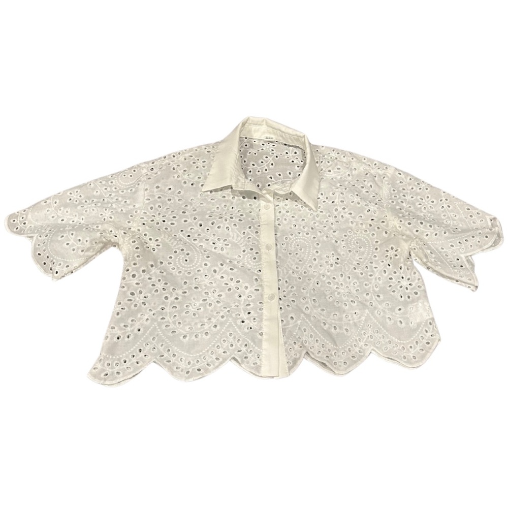 White Eyelet Short Sleeve Button Down Scallop Hem Shirt | Size Medium